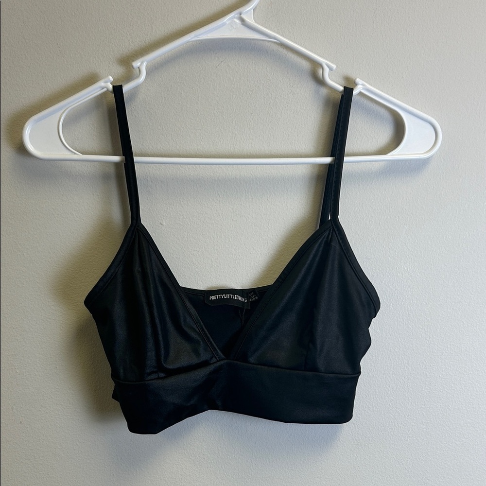 PrettyLittleThing Black V-Neck Bralette